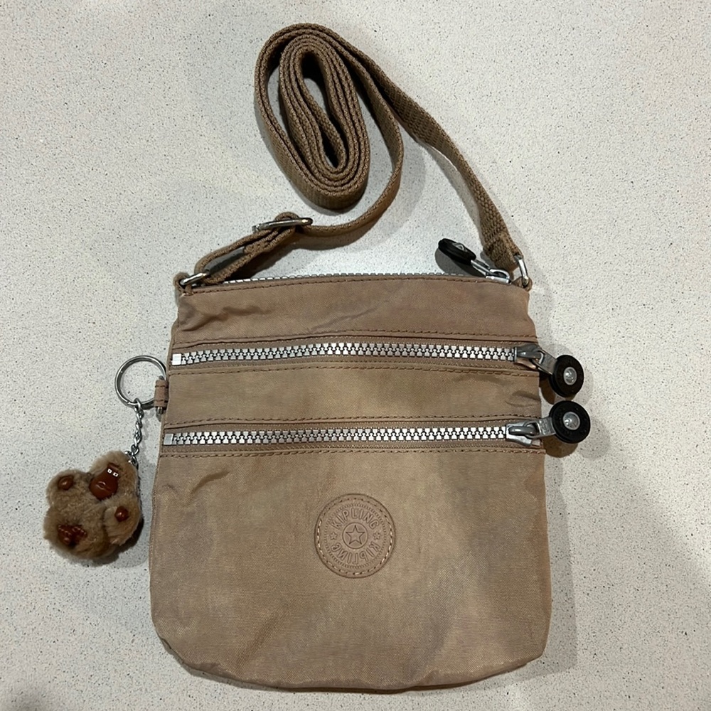 LIKE NEW! Kipling Crossbody Purse